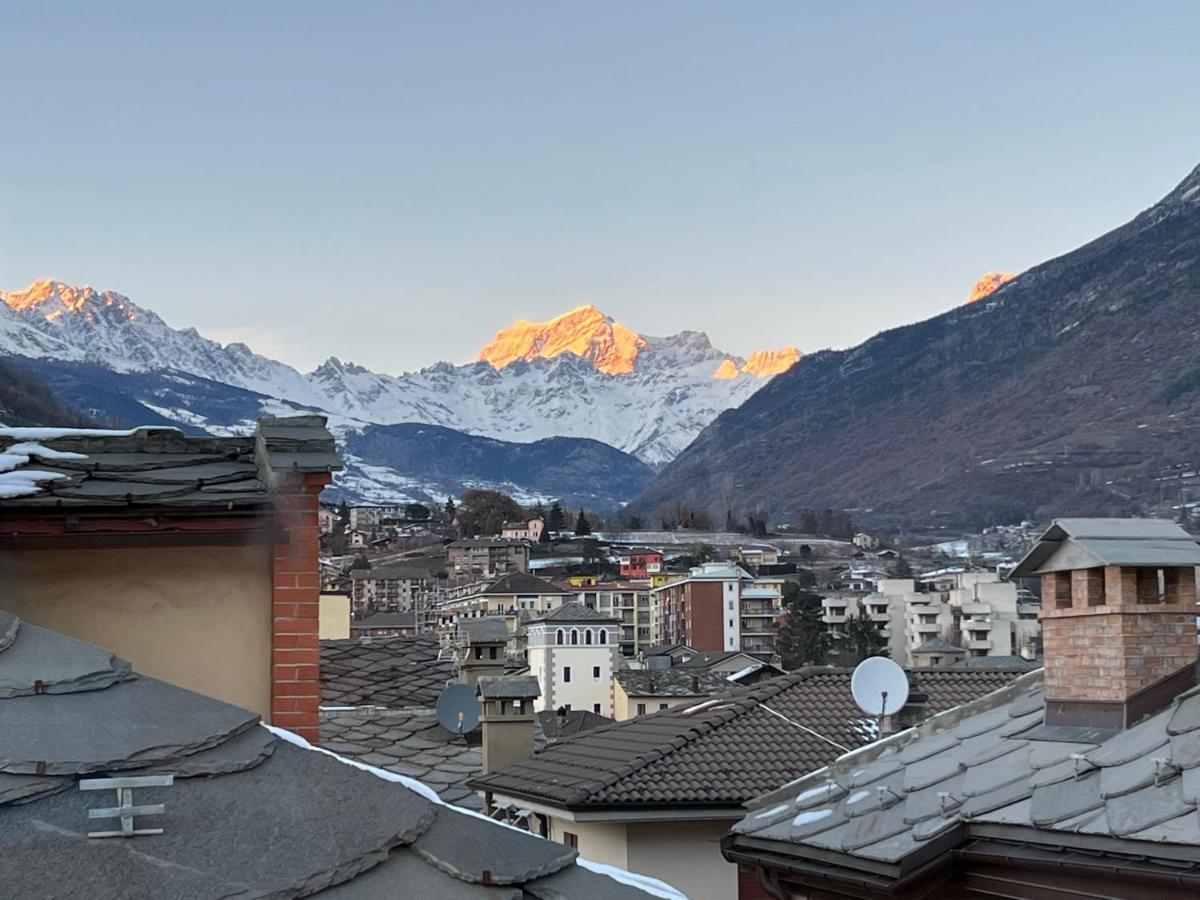 BELABRI'- centralissime mansarde charme&comfort Aosta Exterior foto